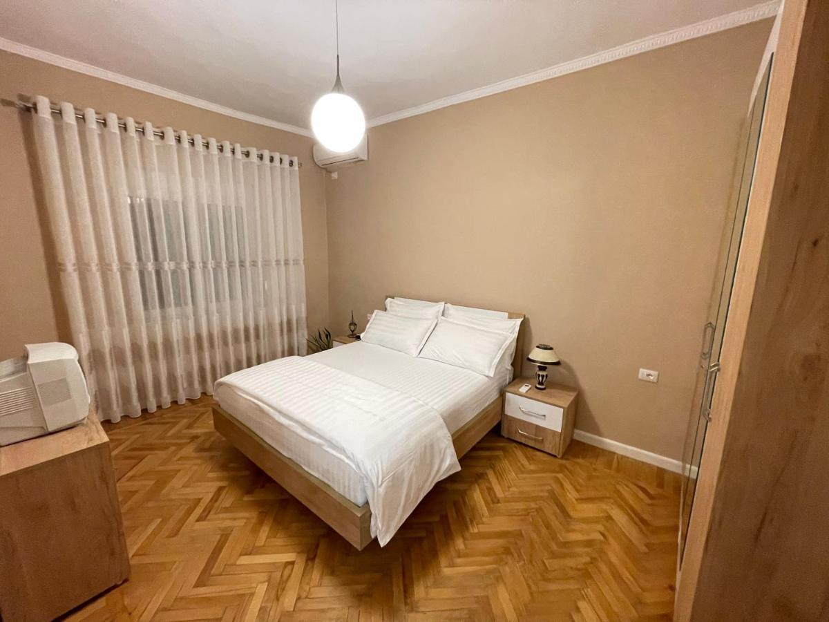 Joni & Joy Center Apartment Berat Eksteriør bilde